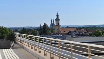 **Lichtdurchflutete Penthousewohnung mit gigantischem Blick über Regensburg**