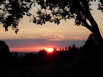 GENIESSEN SIE ROMANTISCHE SONNENUNTERGÄNGE AUF DER TERRASSE IHRES EIGENEN HAUSES! TEL. 01714863595