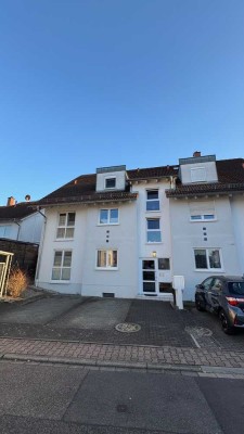 Stilvolle 3-Zimmer-Maisonette-Wohnung Lichtdurchflutet mit EBK in Walldorf