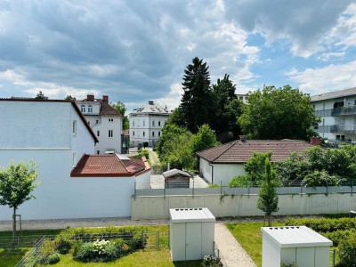 NACHMIETER gesucht: zentrale 2-Zimmer-Wohnung mit tollem Ausblick