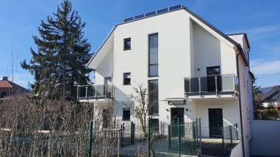 Moderne 3-Zimmer-Wohnung mit Balkon, Dachgarten und KFZ-Garage