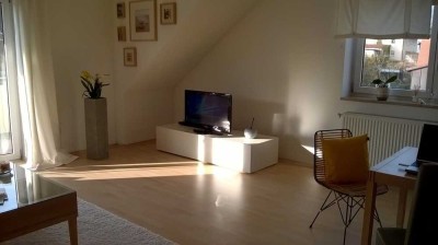 helle 2- Zimmerwohnung im DG. zu verm.