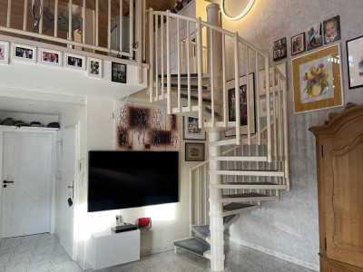 Aidlingen: Sonnige, zentrumsnahe 2,5 Zimmer-Maisonettewohnung