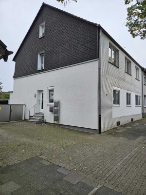 Renditestarkes Mehrfamilienhaus - 2011 teilsaniert - mit großem Grundstück - Faktor 18!