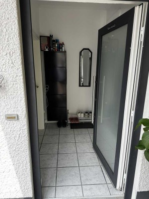 Freundliche 4-Zimmer-Maisonette-Wohnung mit Einbauküche in Langenhahn