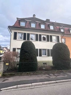 Sanierungsbedürftiges Charmantes Mehrfamilienhaus