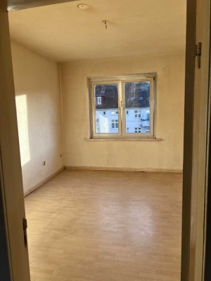 Renoviert 2,5-Raum-Wohnung mit Balkon in Hamburg Hamm-Nord
