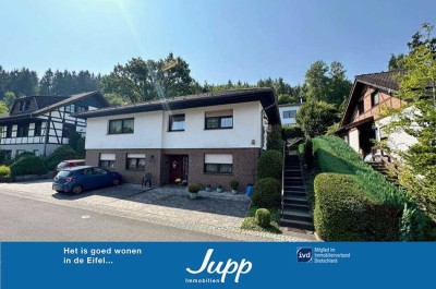 Einfamilienhaus mit Einliegerwohnung in ruhigem Wohngebiet mit Garage und Garten, Schleiden