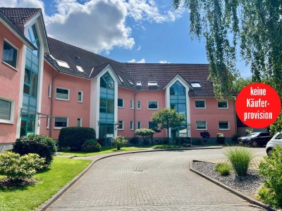 HORN IMMOBILIEN++ Neubrandenburg, große 4-Raum Eigentumswohnung mit Carport, Einbauküche und Balkon