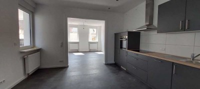 Freundliche 2-Zimmer-EG-Wohnung mit Einbauküche in Alsheim, Erstbezug nach Kernsanierung