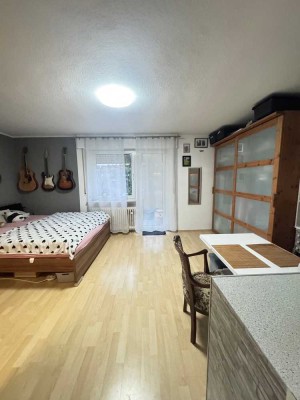 Vermietete 1-Zimmer- Wohnung mit Balkon und Garage in Mannheim-Neckarau