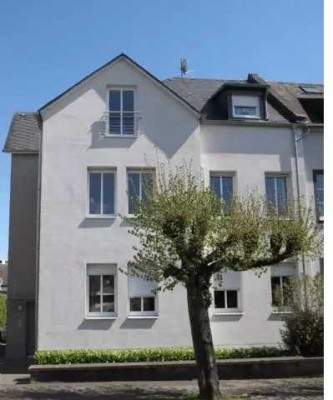 Gepflegtes Mehrparteienhaus mit drei Wohneinheiten