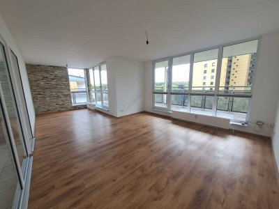 3,5-Raum-Penthouse mit Dachterrasse und EBK in Pinneberg