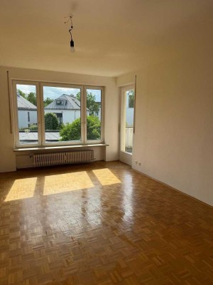 Großzügige 4 - Zimmerwohnung mit EBK WG geeignet