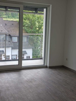 Topmoderne, energieeffiziente 2-Zimmer-Wohnung mit Balkon zu vermieten