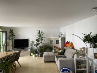 Helle 3-Zimmerwohnung mit großem Süd-Balkon und TG-Platz