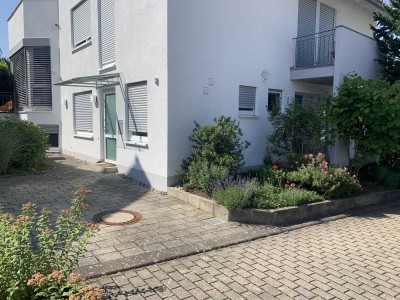 Helle 2-Zimmerwohnung mit Terrasse, Stellplatz, EBK und sep. Eingang in Rottenburg-Wurmlingen