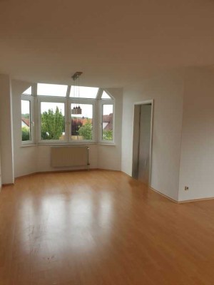 Schicke sonnendurchflutete DG-Wohnung auf 2 Ebenen in Harxheim