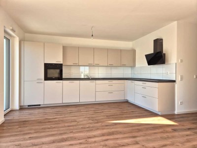 *** Sonniges Penthouse mit neuer Küche - Siemens Geräte ***