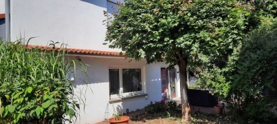 Ruhig gelegenes 2,5-Zimmer-Einfamilienhaus mit EBK in Rodheim v.d.H Rosbach vor der Höhe