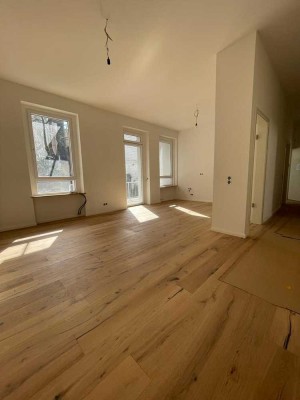 NEU: Wunderschöne 4-Zi-Whg mit Südbalkon und Eichenparkett in liebevoll kernsan. Altbau im Arrenberg