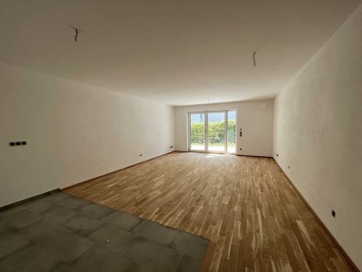 2-Zi.-Erdgeschosswohnung mit gehobener Ausstattung + Abstellkammer +Terrasse + Garten