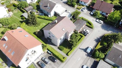 Attraktives 3 bis 4-Familienhaus mit großem Garten und 3 Garagen zu verkaufen...