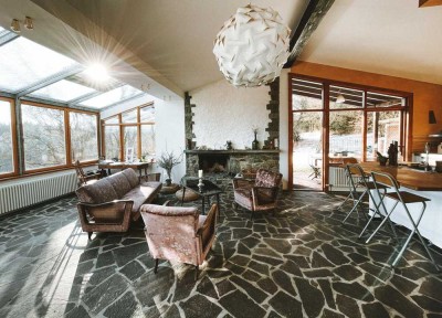 Ein auf dem Berg liegendes, großzügiges, schönes, ruhiges Haus mit Fernsicht in Alleinlage