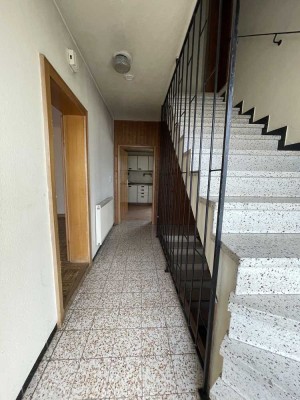 ***Freistehendes Ein- bis Zweifamilienhaus in ruhiger Lage mit Garten und Garage***