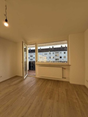 Frisch sanierte 1,5-Zimmerwohnung mit Balkon & EBK