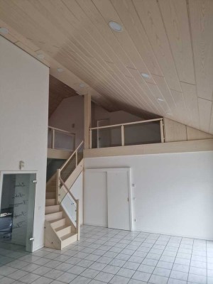 Luxus 4-Zimmer-Maisonette-Wohnung mit Balkon und EBK