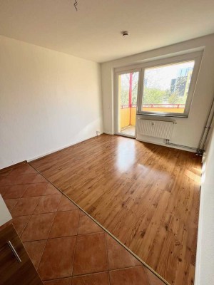 ***NUR FÜR SENIOREN*** Einbauküche, Duschbad, Balkon und Fahrstuhl...!!!