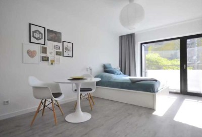 Charming Fully Furnished Studio with Balcony in the Heart of Düsseldorf – Klever Str.