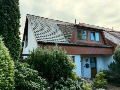 Geräumige Doppelhaushälfte mit Carport in Schneverdingen-Insel