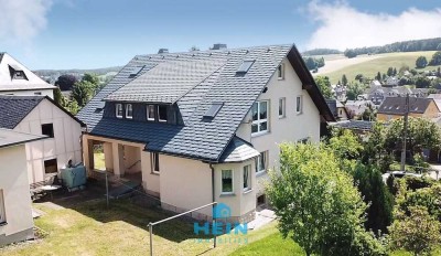Großzügiges Zweifamilienhaus mit Traumgrundstück und Mietrendite!