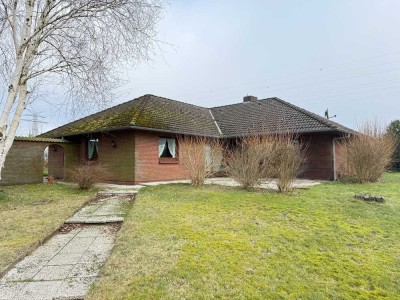 Ebenerdiger Bungalow in Sackgassenendlage und Garage