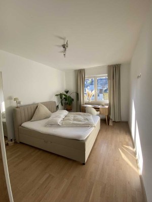 Hochwertige Stadtwohnung – stilvoll eingerichtet im Saarlandstraßenviertel