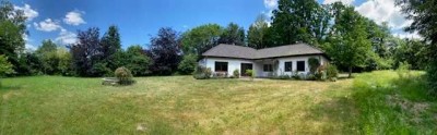 Lichtdurchfluteter Bungalow auf einzigartigem Traumgrundstück in Thurnau.