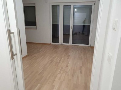 Erstbezug - Barrierefreie 2-Zimmer-Wohnung, 2. Stock, Balkon u. neue Einbauküche