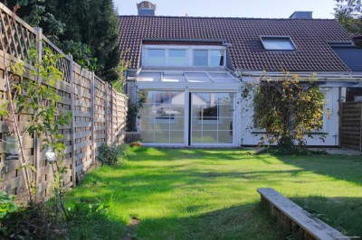 Geräumiges und teilmodernisiertes Reihenmittelhaus mit Wintergarten und Garage in Gifhorn-Süd