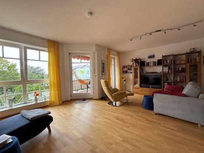Lichtdurchflutete 2-Zimmer-Wohnung mit Tageslichtbad und EBK, in Budenheimer Halbhöhenlage