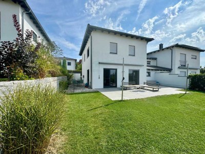 Modern und möbliert! Traumhaus mit Fernblick in Bad Abbach!