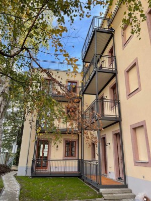 *** charmante 2-Zimmer-Wohnung * Denkmalflair * Taumbadezimmer * Fußbodenheizung * 08/25 ***