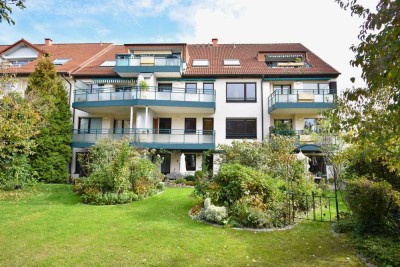 Lichtdurchflutete 2-Zimmer Wohnung mit Aufzug! EBK! Neues Bad! Große Loggia! TG-Stellplatz!