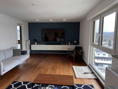 Exklusive, modernisierte 4-Zimmer-Wohnung mit Balkon und Einbauküche in Böblingen