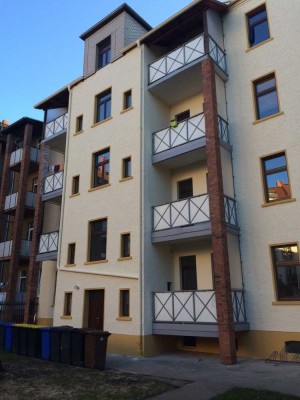 600 € Umzugsprämie: EBK, Balkon, zentrale Lage, PKW-Stellplatz, sanierte Wohnung: Hier passt Alles!