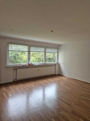 Schöne 2,5 Zimmerwohnung in guter Lage von Refrath