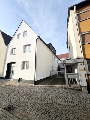 Innenstadt ! Sanierte 3 Zimmer Wohnung