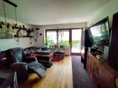 Dreifamilienhaus mit Parkplatzmöglichkeiten