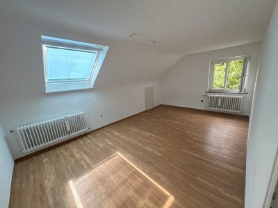 Geschmackvolle 2-Zimmer-DG-Wohnung in Tübingen